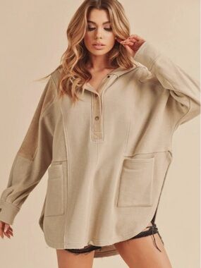Aemi + Co Oversized Hooded Henley Sweatshirt Tan Beige Tunic Pockets Size M